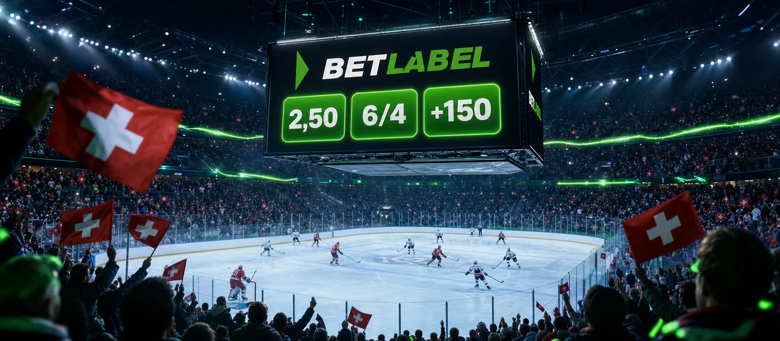 Würfel-Videowand über dem Eis einer Hockey-Arena: BetLabel-Logo und dieselbe Quote in drei Schreibweisen: 2,50, 6/4 und +150
